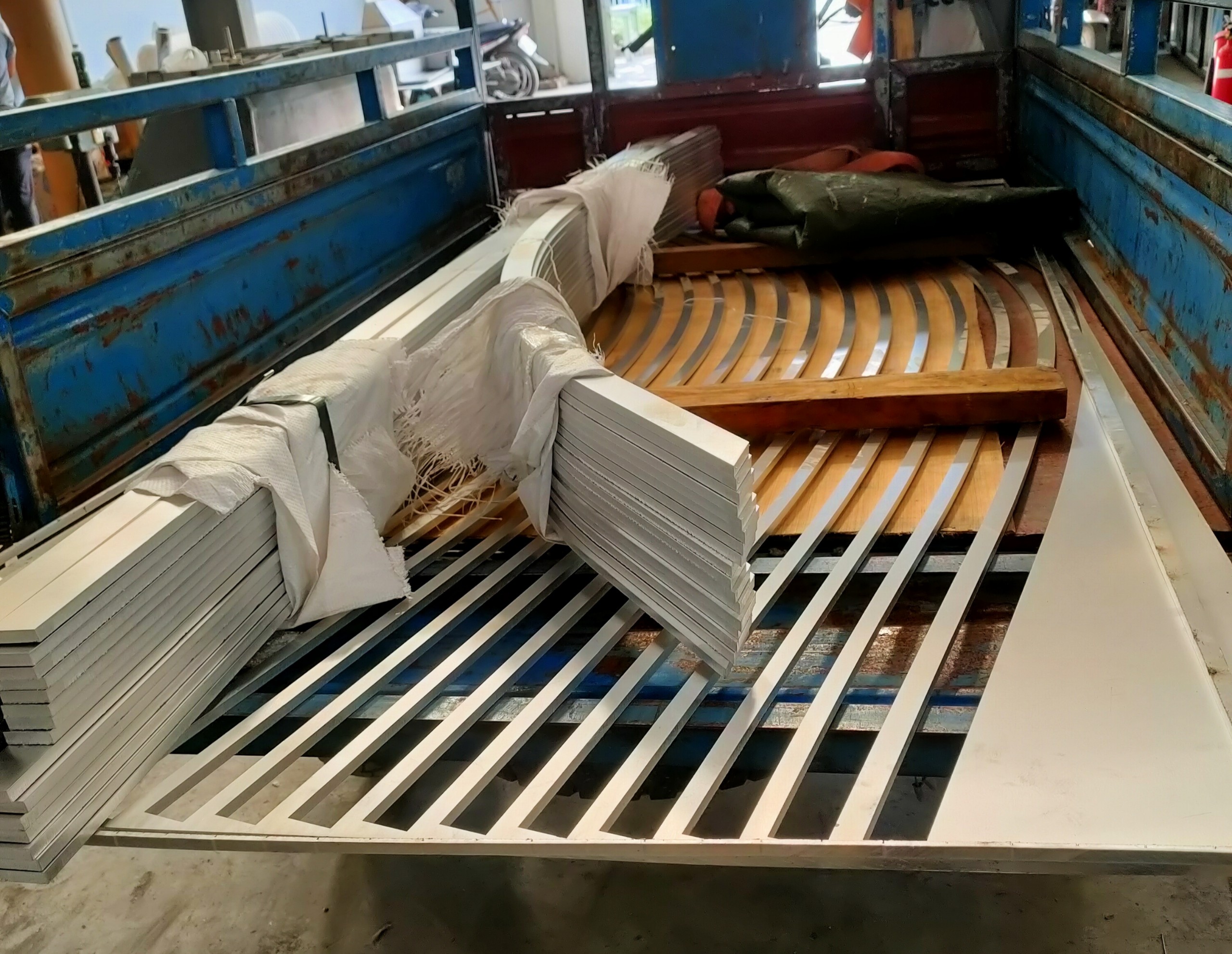 CÔNG TY TNHH KIM KHÍ MINH NGỌC